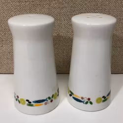 SALT & PEPPARKAR, porslin, 1950/60-tal.