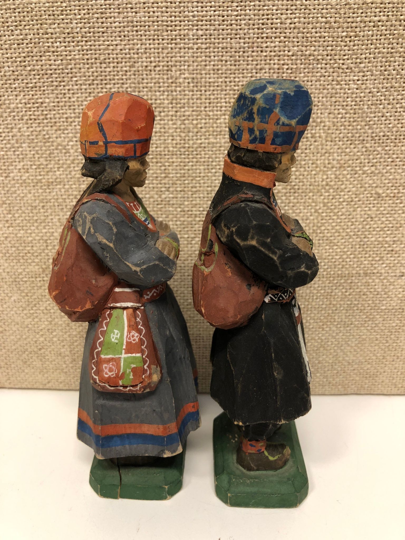 TRÄSKULPTURER, same par, Lars Enarsson 1888- 1963, Raftaälven.