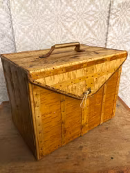 LÅDA/VÄSKA, näver, 1900-tal.