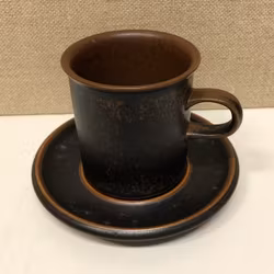 COFFEE CUP WITH SAUCER, stoneware "Ruska" Ulla Procopé, Arabia.