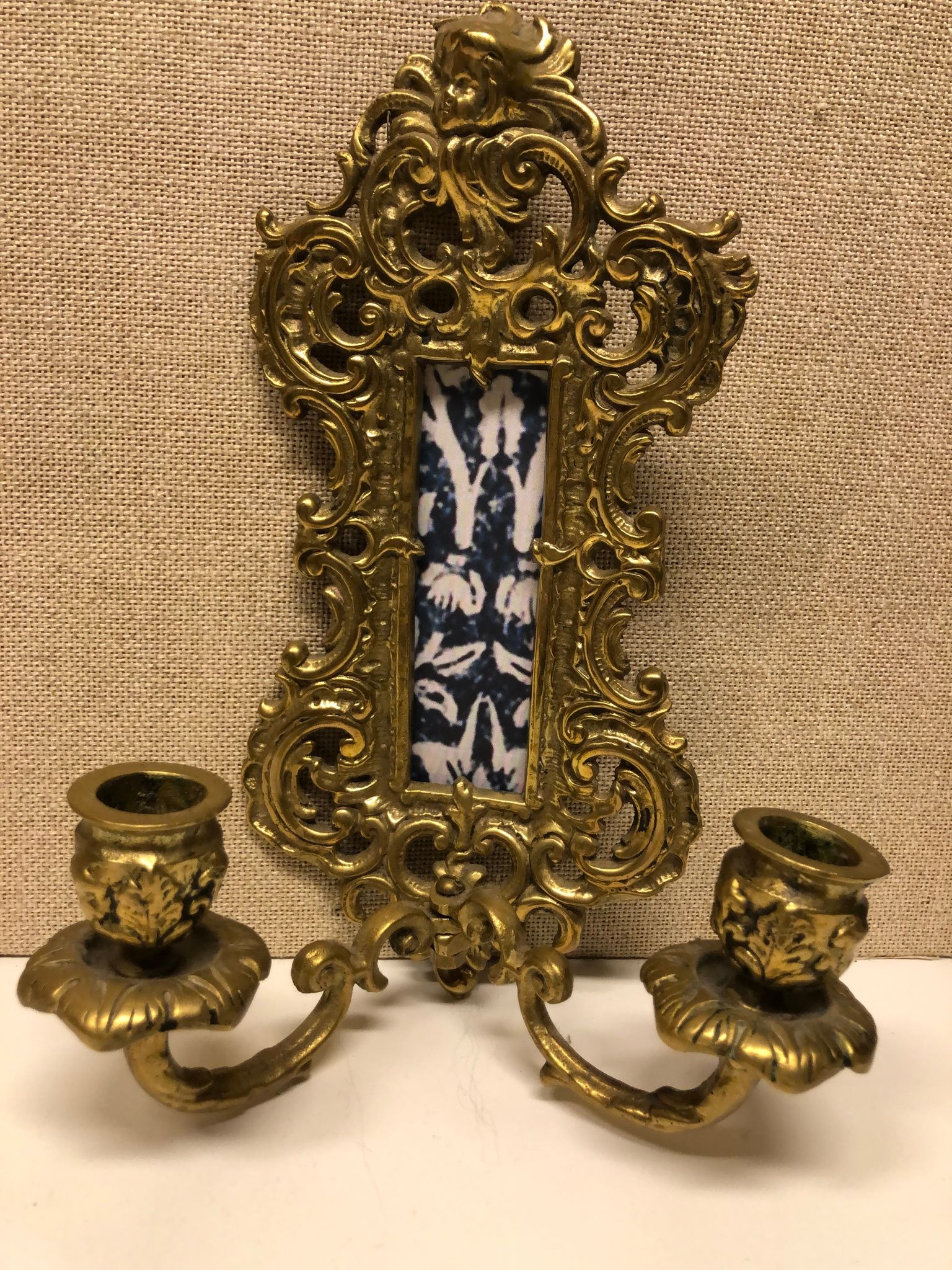 VÄGGLAMPETT, mässing, rokokostil, 1900-talets andra hälft.