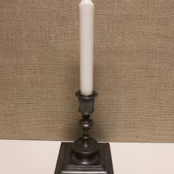 LJUSSTAKE, tenn, barockstil, 1900-tal.