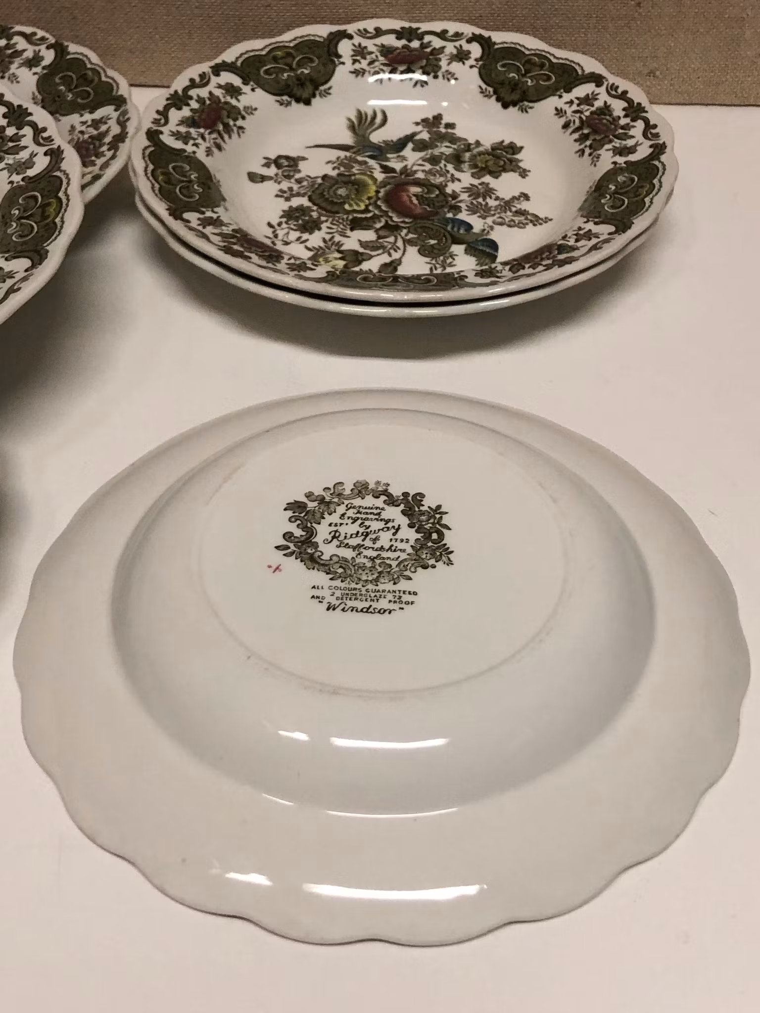 DJUPTALLRIKAR/ASSIETTER 6 st. porslin, "Windsor", Ridgway of Staffordshire, England.