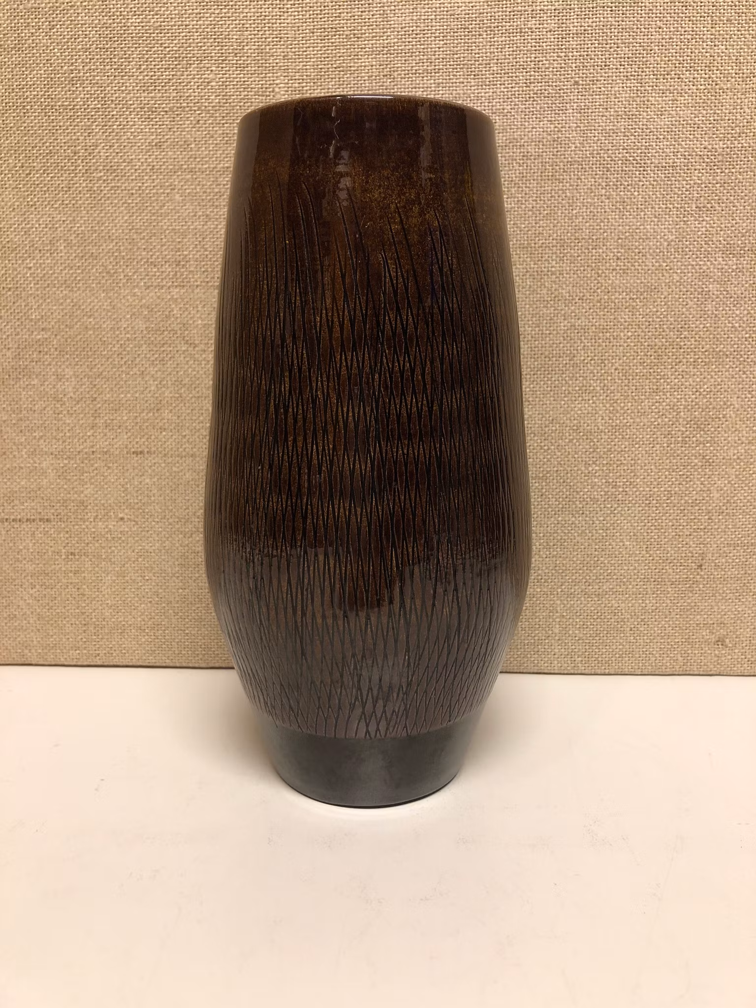 VAS, keramik, "Flamma" nr. 2611, Ingrid Atterberg, Uppsala Ekeby, 1960-tal.