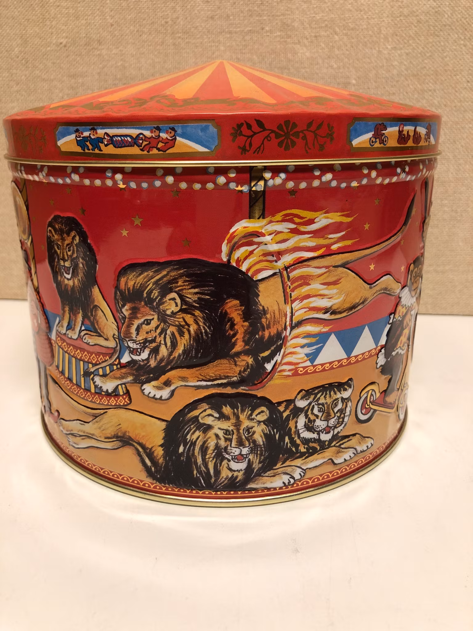 TIN CAN, circus, design Poul Friis.