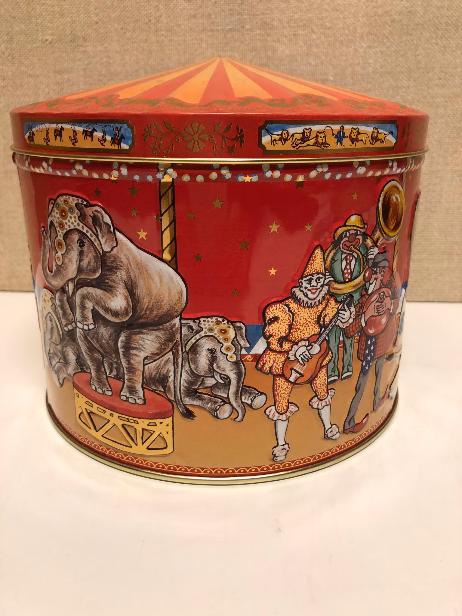 TIN CAN, circus, design Poul Friis.