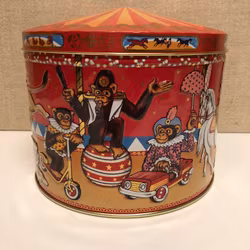 PLÅTBURK, cirkus, design Poul Friis.