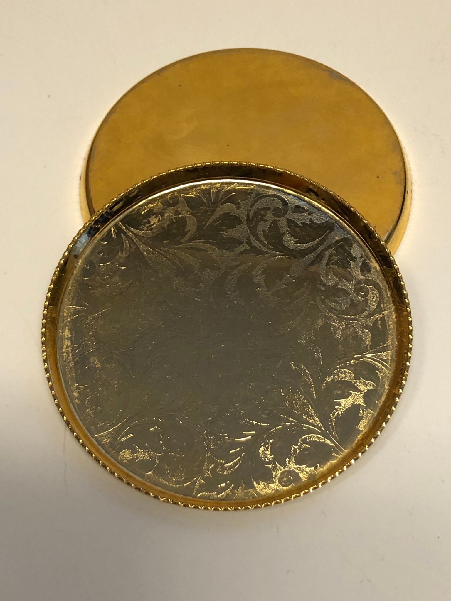 GLASUNDERLÄGG, metall, Scandia Guld.