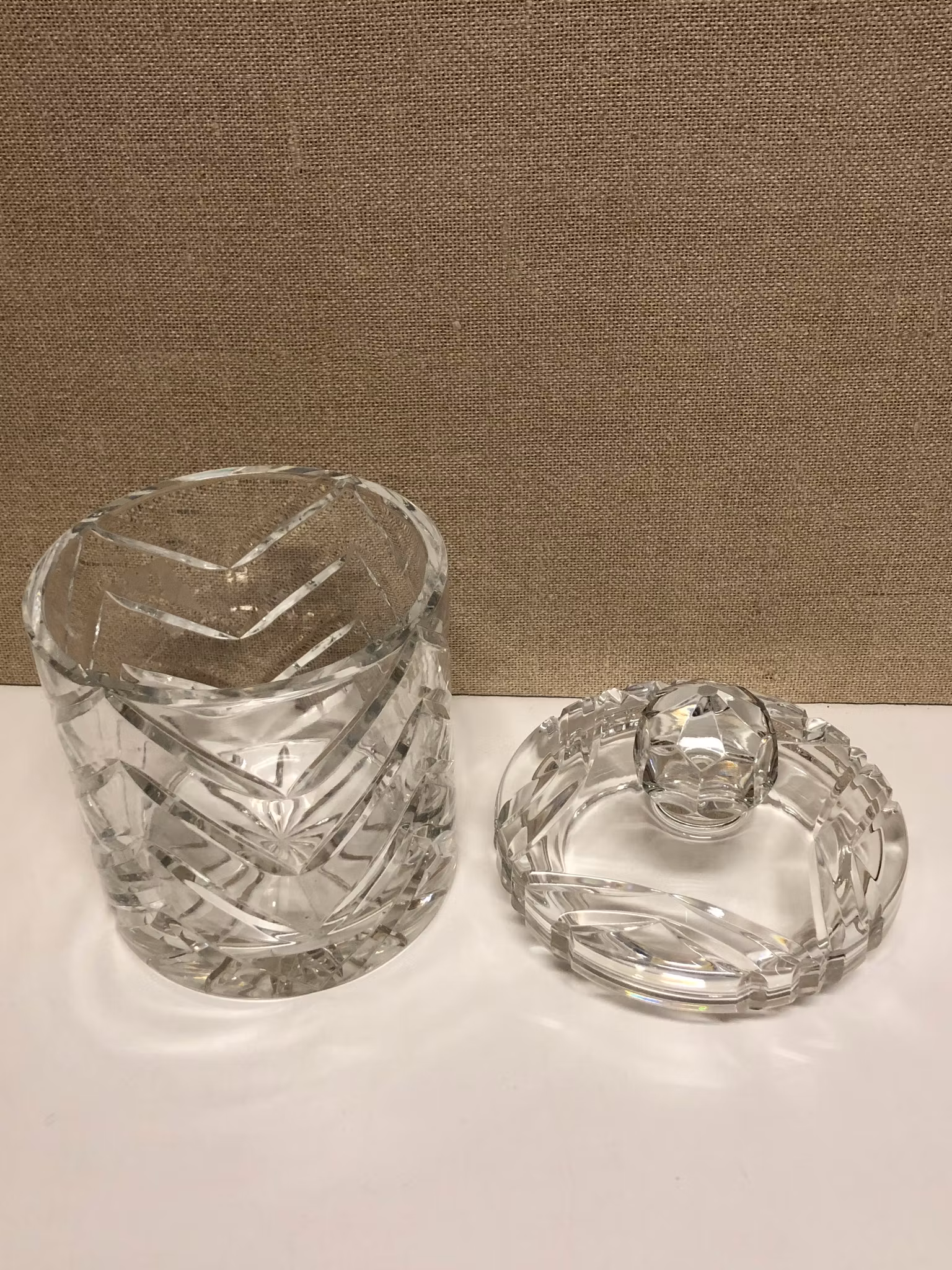 JAR WITH LID, crystal, 1900s.