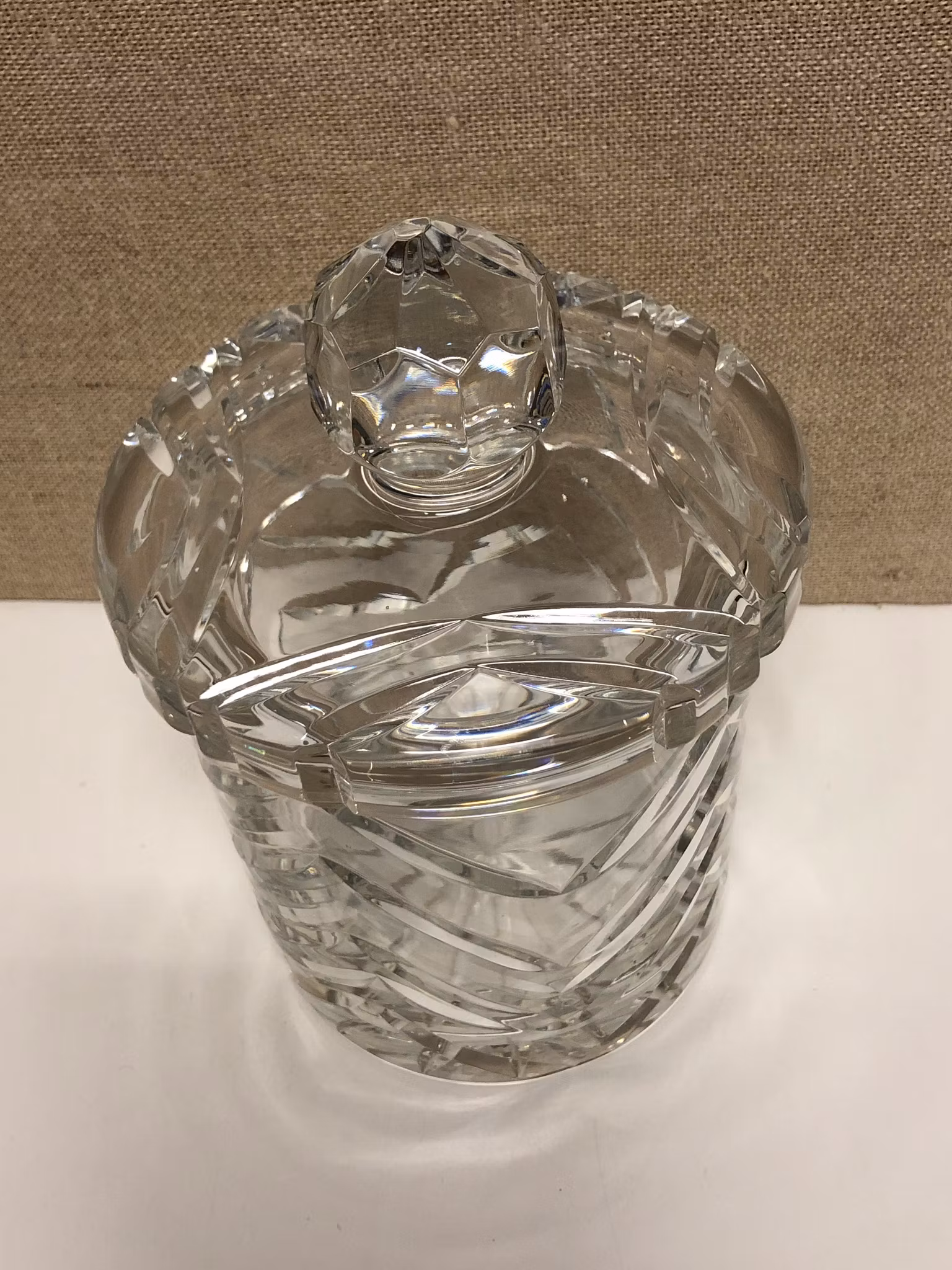 JAR WITH LID, crystal, 1900s.