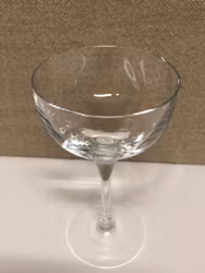 LIKÖRGLAS, "Chateau", Bertil Vallien, Kosta Boda.