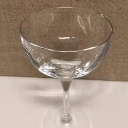 LIKÖRGLAS, "Chateau", Bertil Vallien, Kosta Boda.
