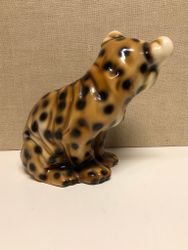 FIGURIN, Stor leopard unge, keramik, 1900-talets andra hälft.