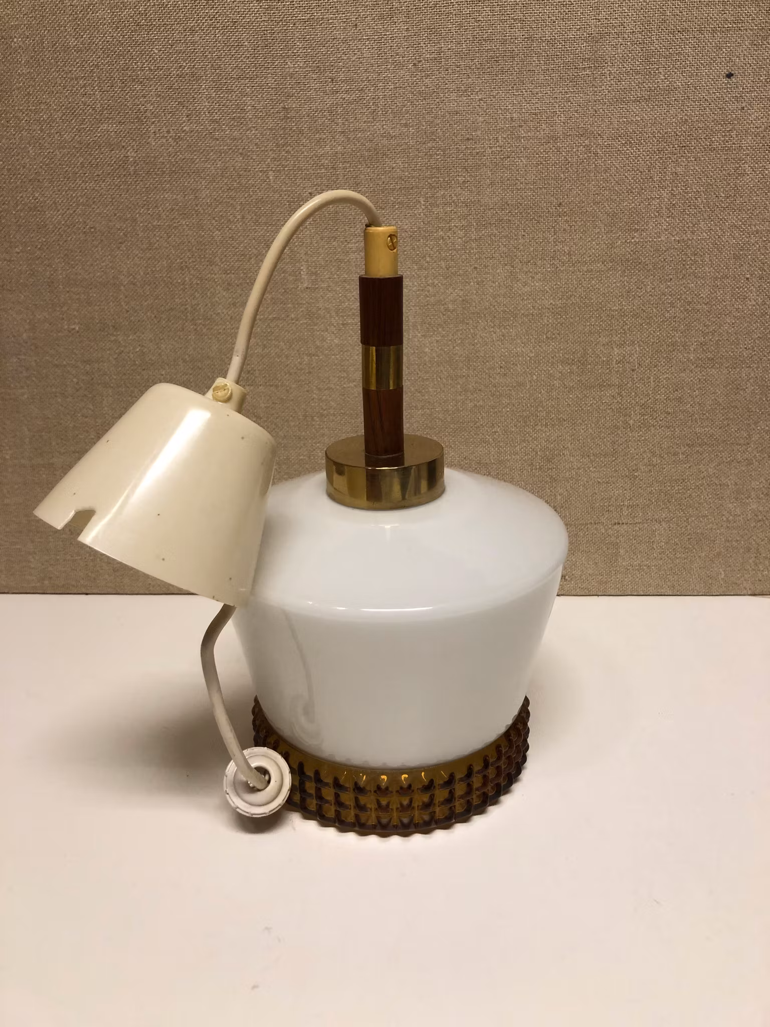 TAKLAMPA, glas/teak/mässing, 1960-tal.