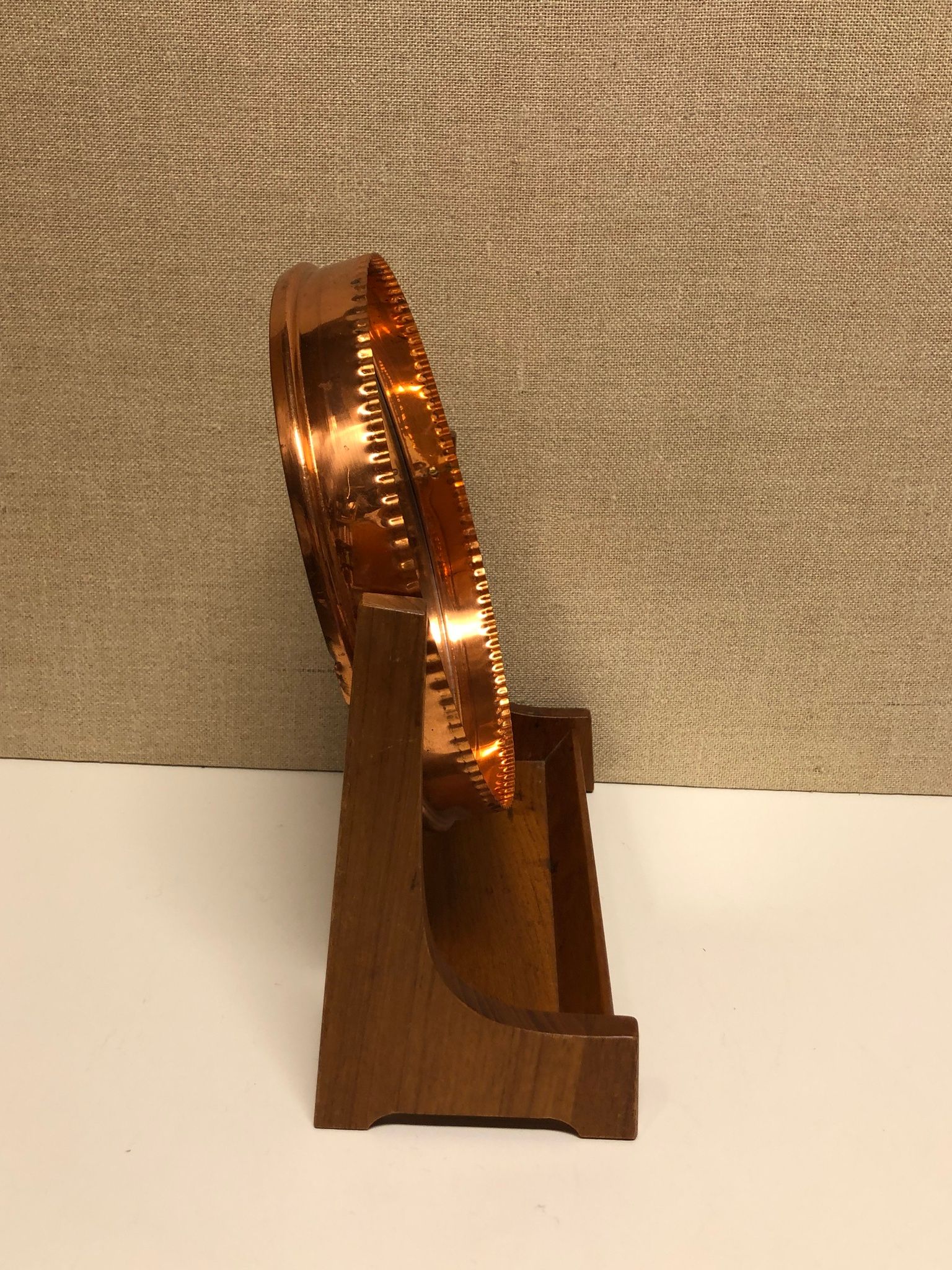 BORDSSPEGEL, teak, koppar, 1960-tal.