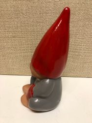 FIGURIN, Ljusstake, Sittande tomte, Lisa Larson Gustavsberg 1900-tal