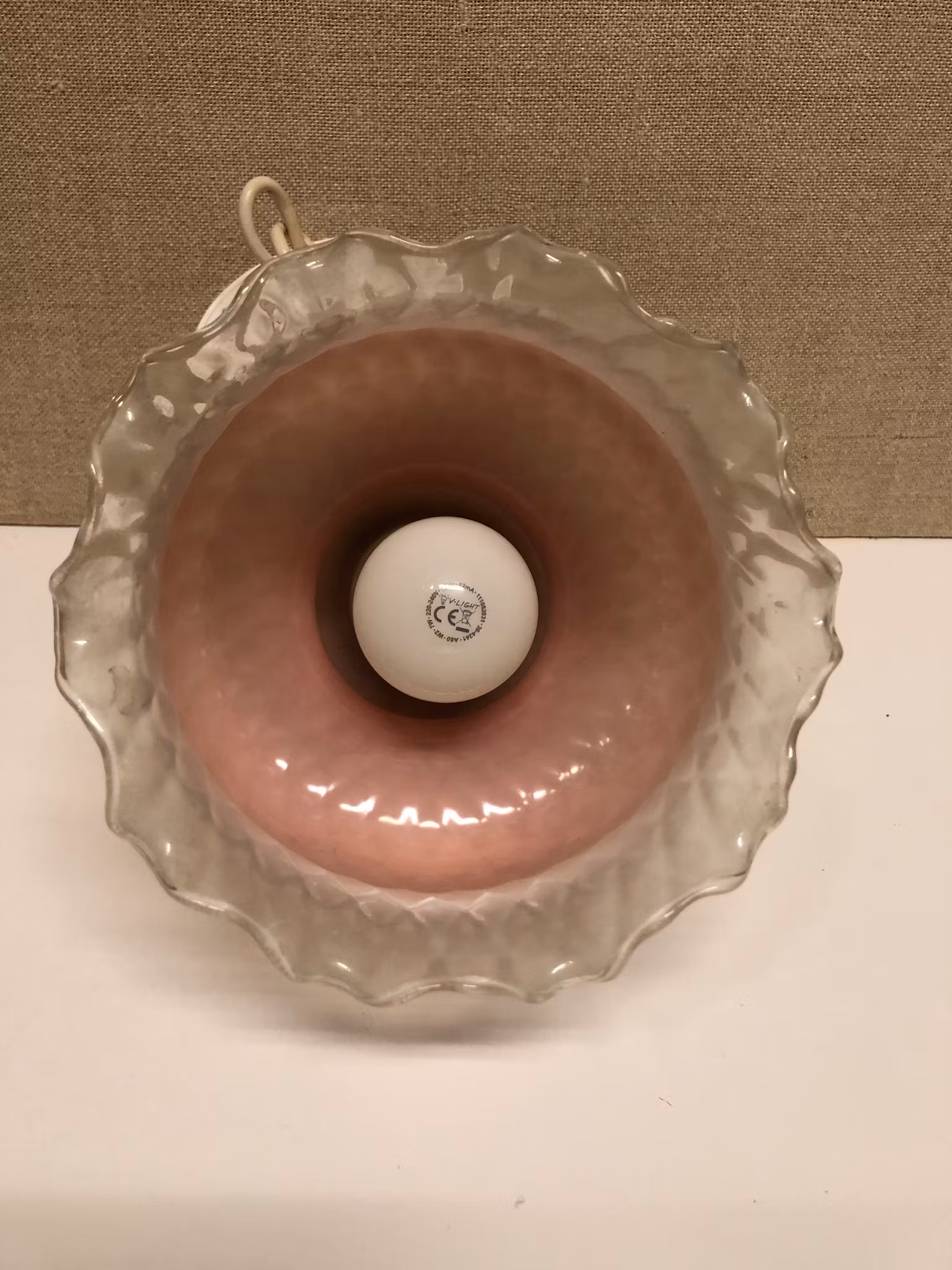 TAKLAMPA, glas, 1900-talets andra hälft.