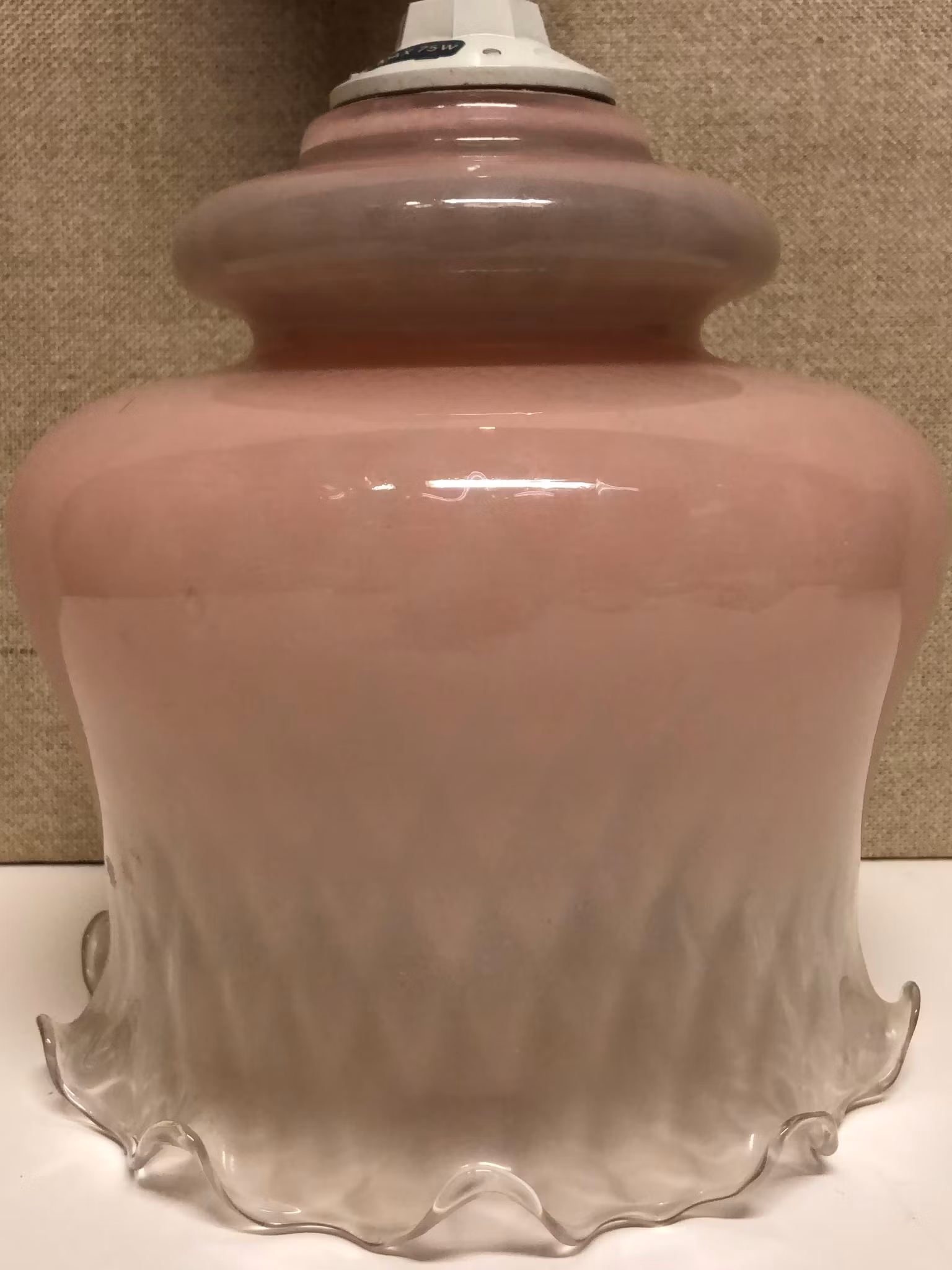 TAKLAMPA, glas, 1900-talets andra hälft.