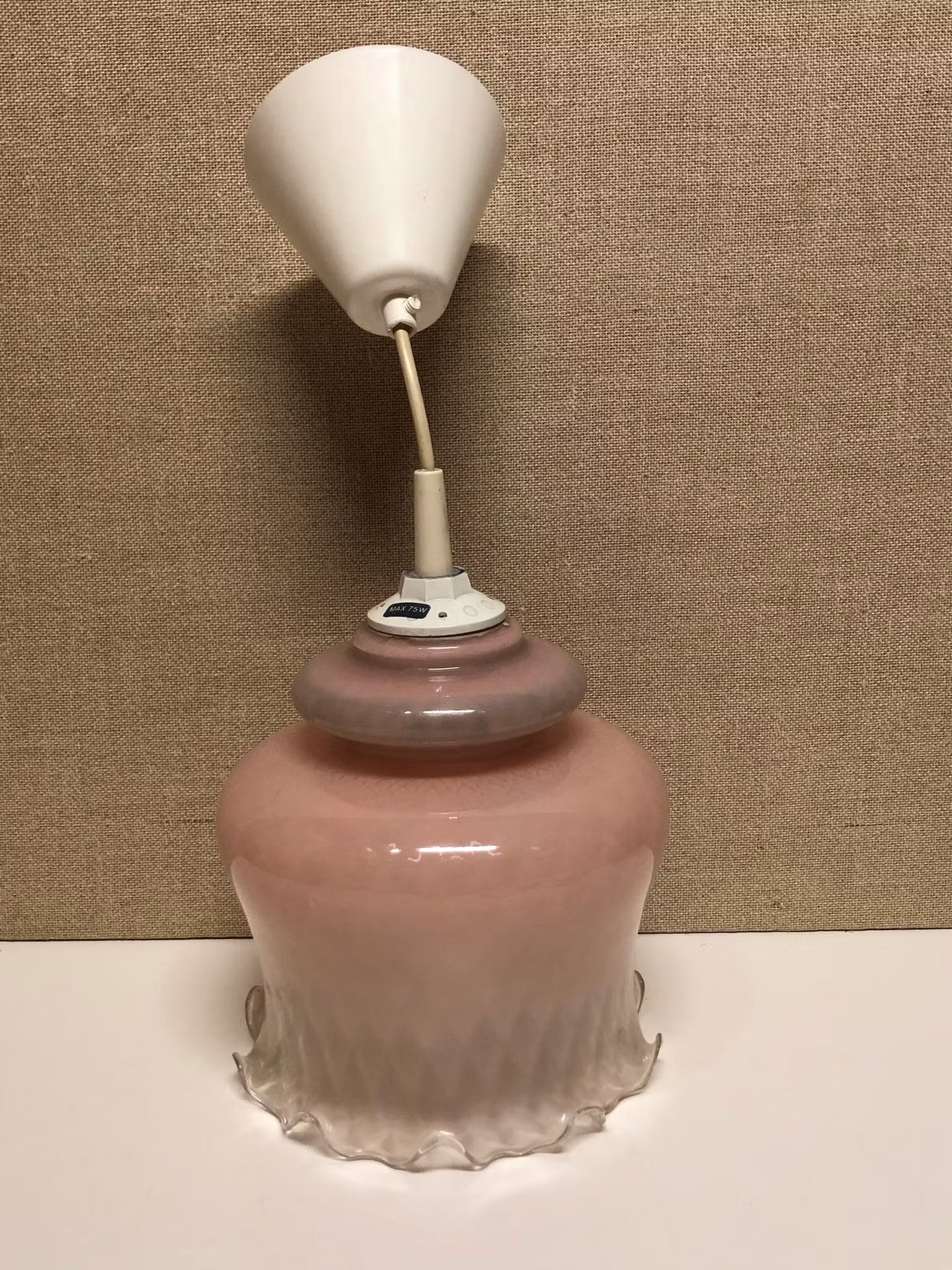 TAKLAMPA, glas, 1900-talets andra hälft.