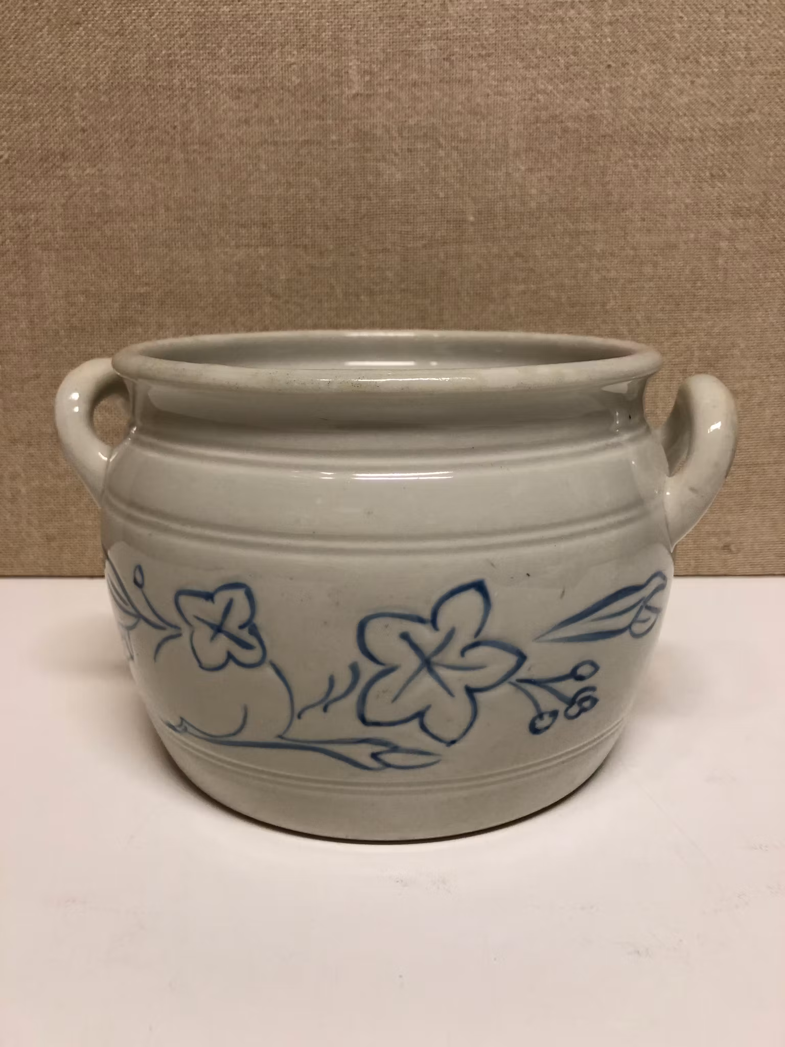 KRUKA, stengods, blå/vit, 1900-talets första hälft.
