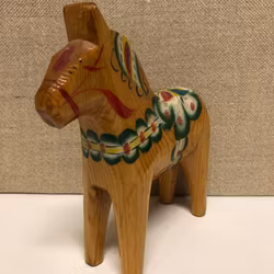 DALAHÄST, bemålat trä, 1900-talets andra hälft.