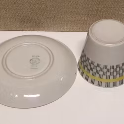 TEKOPP, porslin "Gavott" Helmer Ringström, Uppsala Ekeby.