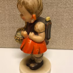 FIGURIN, porslin, Goebel, M.J.  Hummel, West Germany.