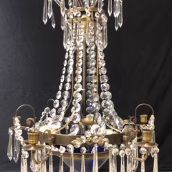 LJUSKRONA, metall, prismor, Gustaviansk stil, 1900-talets slut.