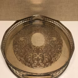 BRICKA, silver på koppar, 1900-talets andra hälft.