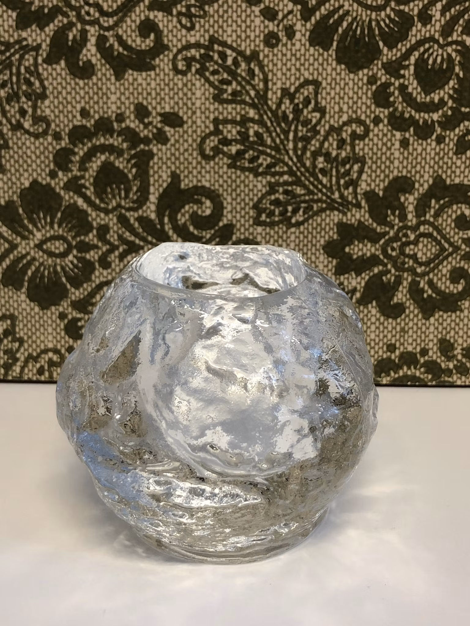 ANN WOLF. Ljuslykta, glas, " Snö boll", Kosta Boda.
