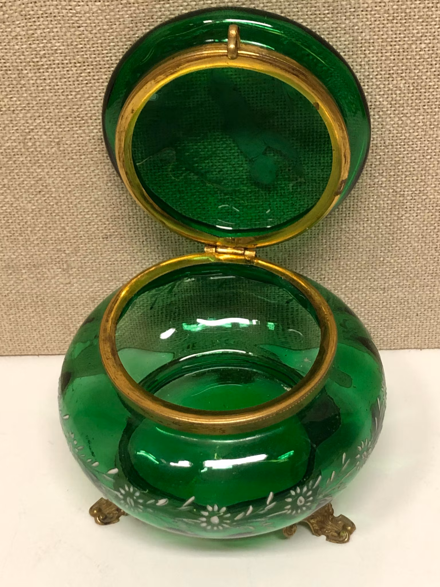 ASK, glas/mässing,  Mary Gregory stil, 1900-talets början.