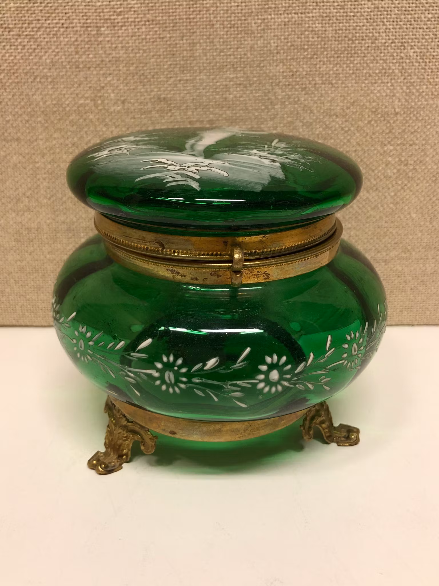 ASK, glas/mässing,  Mary Gregory stil, 1900-talets början.