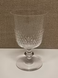 RÖDVINGLAS, "Diamant" Vicke Lindstrand, Kosta.