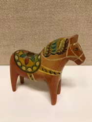 DALAHÄST/LJUSSTAKE, trä, 1900-talets andra hälft.