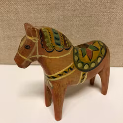 DALAHÄST/LJUSSTAKE, trä, 1900-talets andra hälft.