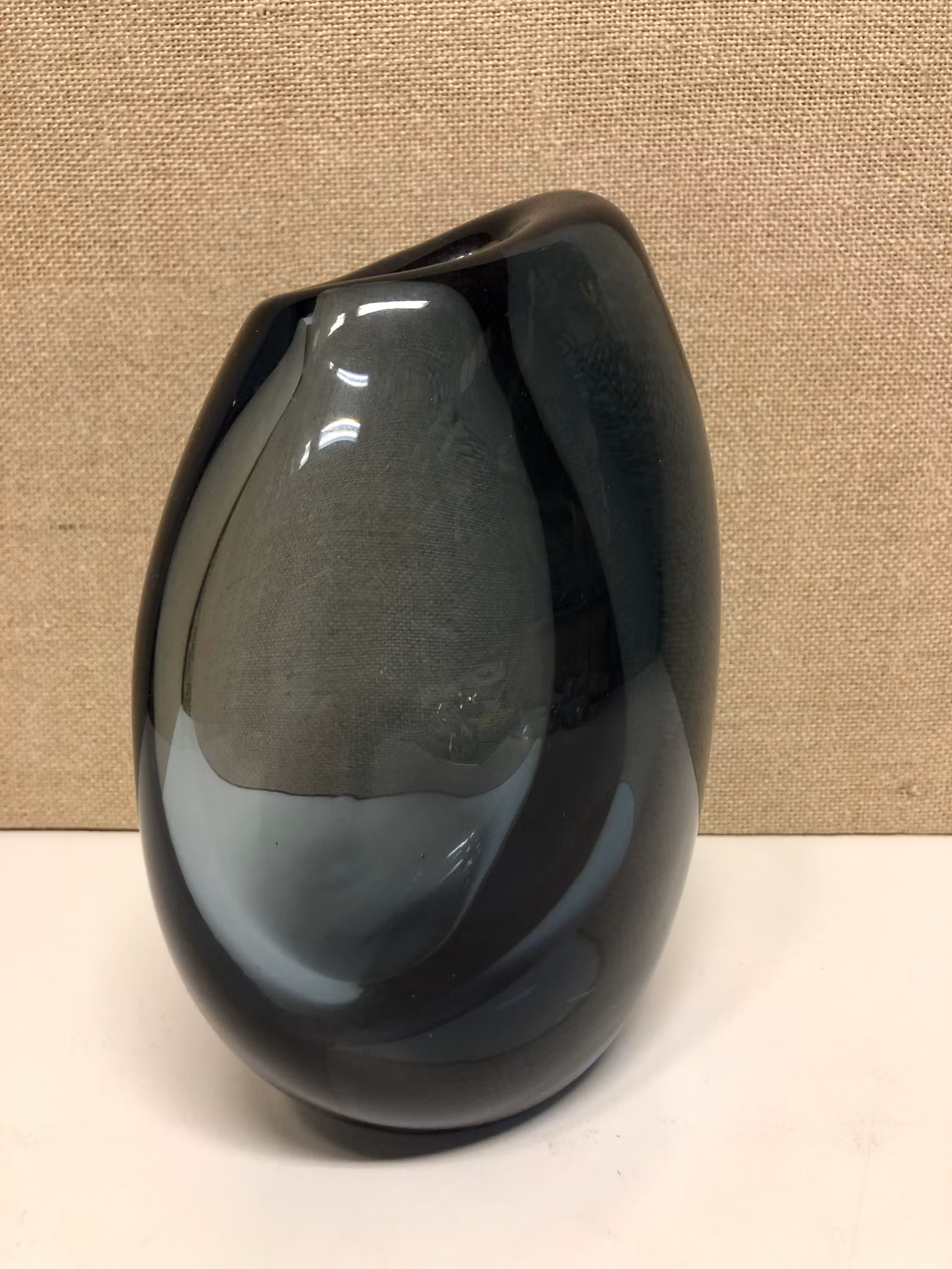 VICK LINDSTRAND. VAS, glas, Kosta.