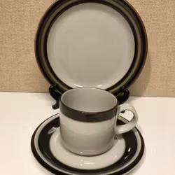KAFFEKOPP, FAT, ASSIETT,  "Karelia", Anja Jaatinen-Windquist, Arabia.