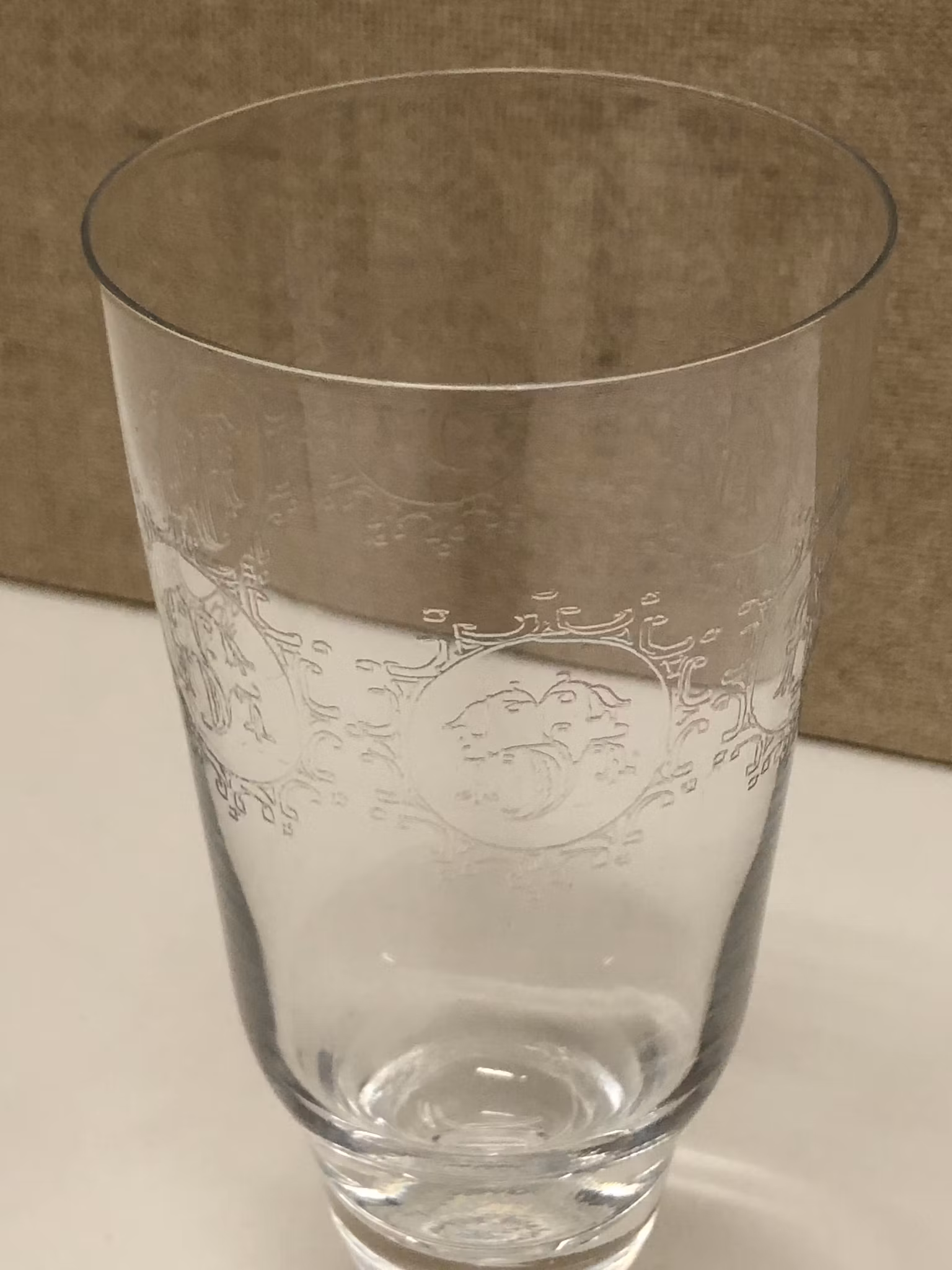 CHAMPAGNESTRUT, glas, Eke/ "Elon", Kosta.