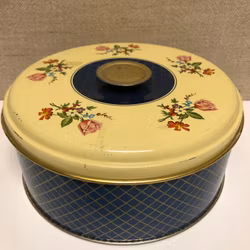 CAKE TIN, sheet metal, 1960s.