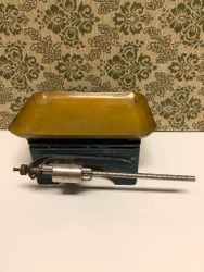 HOUSEHOLD SCALE, metal, Domus, first half of the 20th century.
