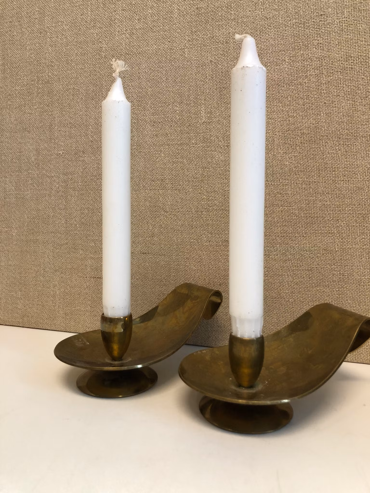 LJUSSTAKAR ett par, mässing, Dantorp design Danmark.