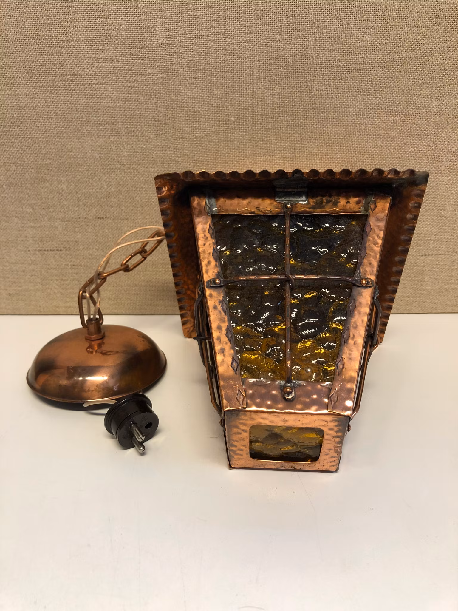 TAKLAMPA, koppar/glas, 1900-talets andra hälft.
