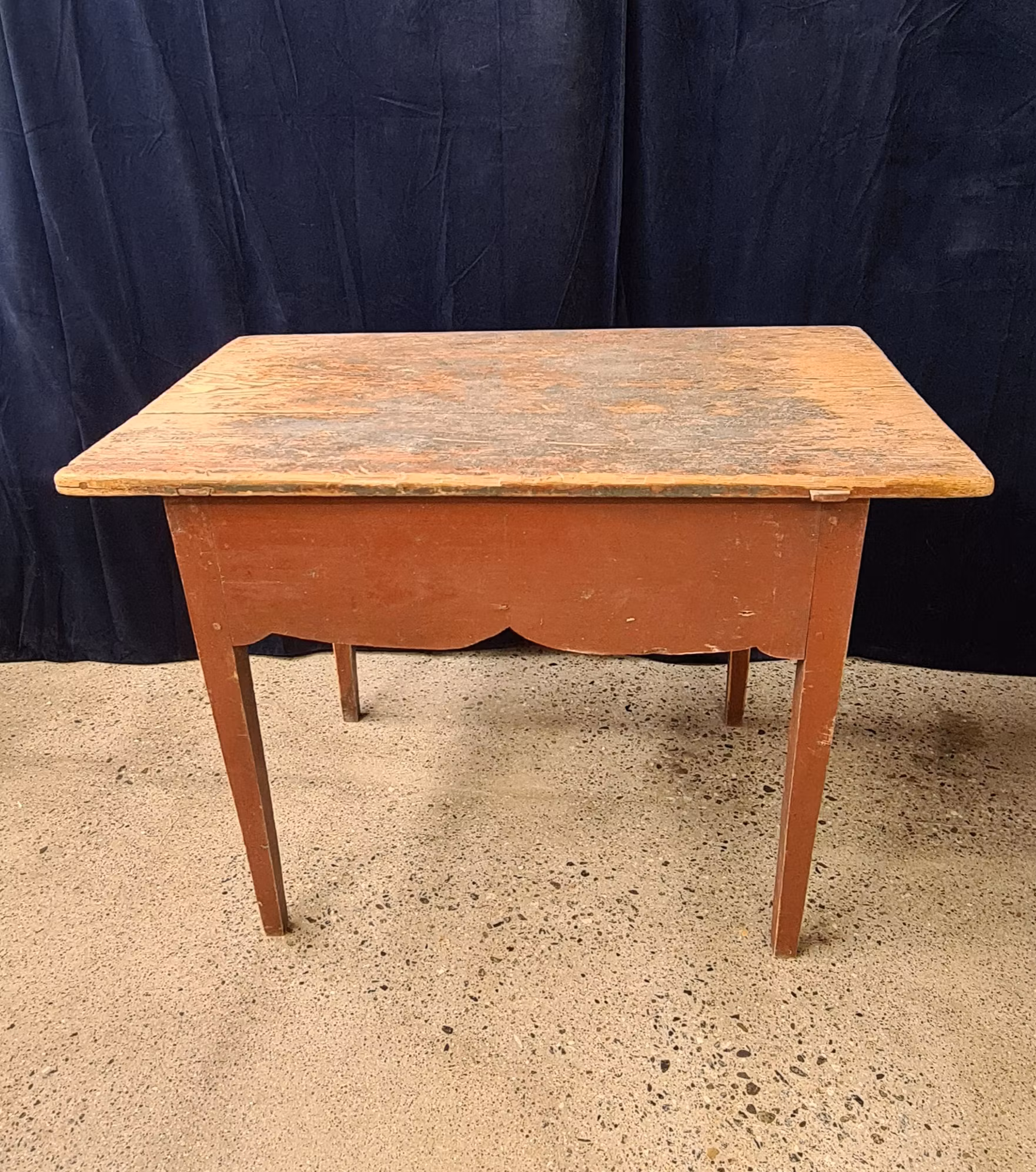BORD, bemåd furu, allmoge, 1800-tal.