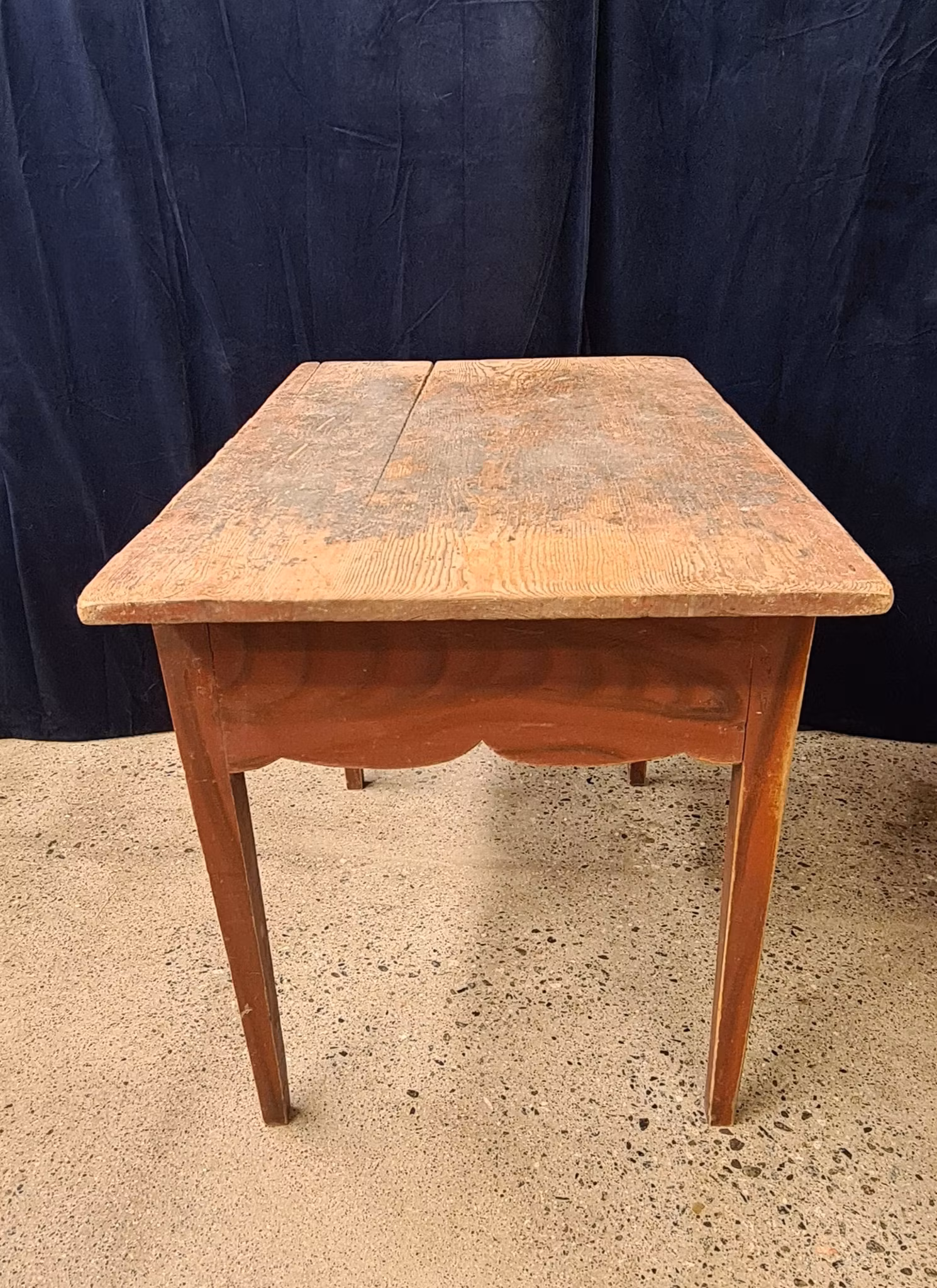 BORD, bemåd furu, allmoge, 1800-tal.