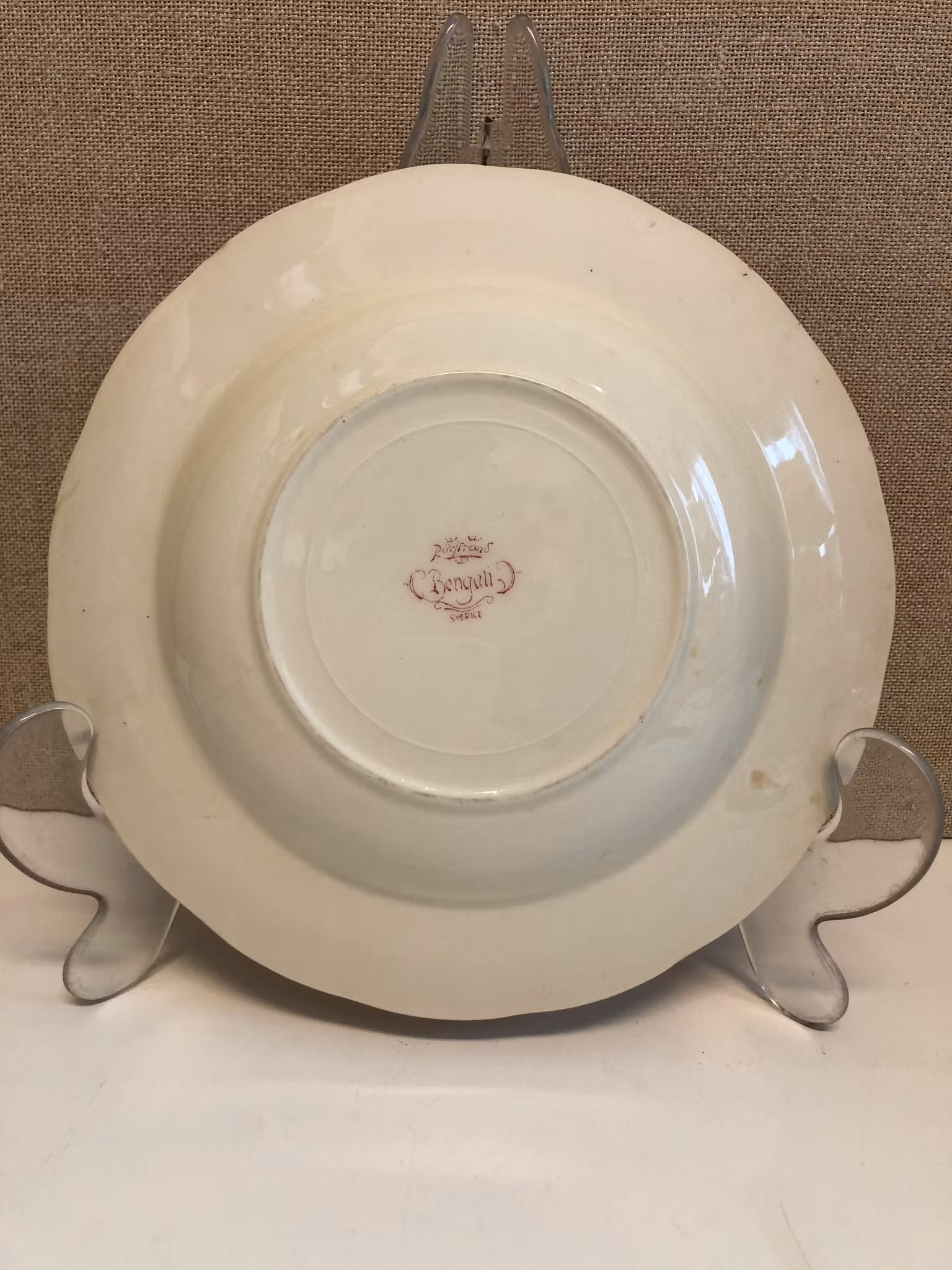 DJUPTALLRIK, porslin, "Röd Bengali", Rörstrand, Sverige.