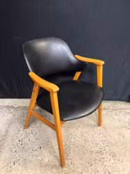 KARMSTOL, bok, svart läderimitation, 1960/70-tal.