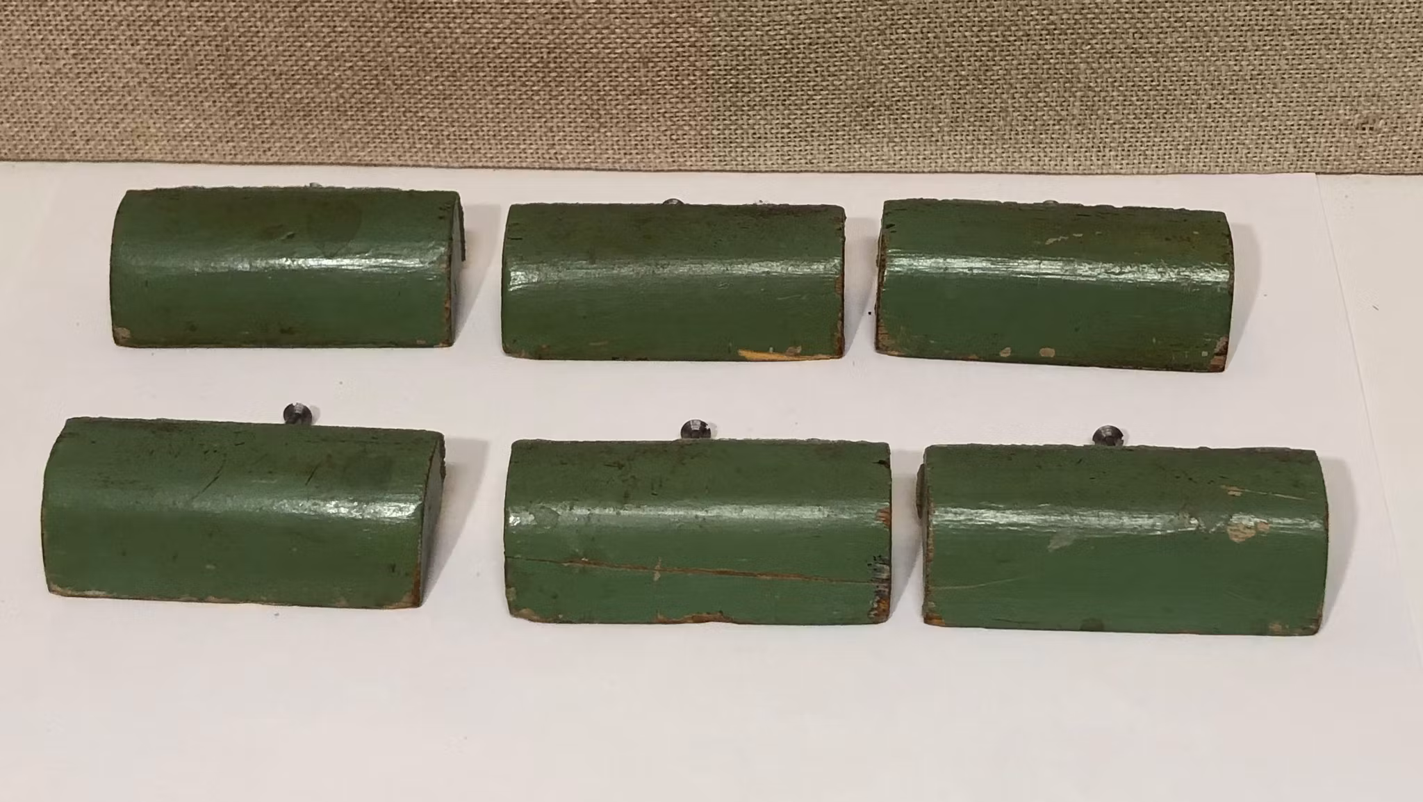 MÖBELHANDTAG 6 st. trä, 1930/40-tal.