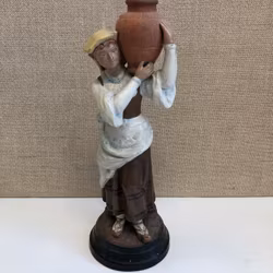 FIGURINE, ceramic, "The Water Carrier, first half of the 20th century.