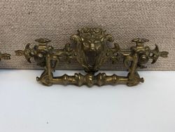 MÖBELBESLAG 2 st, bronserad metall, nyrenässans, 1800 talets slut.