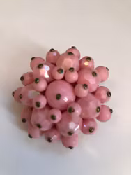 Brooch plastic metal Vintage 1960s